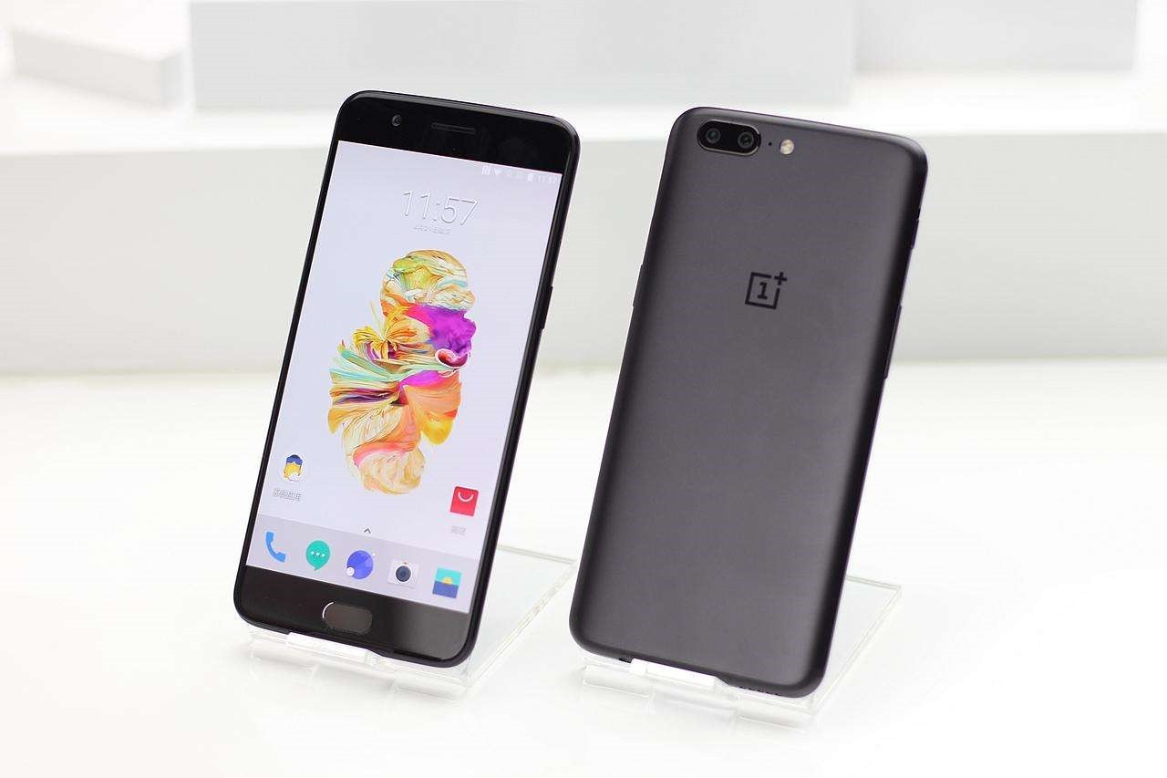 荣耀V10和一加5T哪个好?一加5T与荣耀V10对